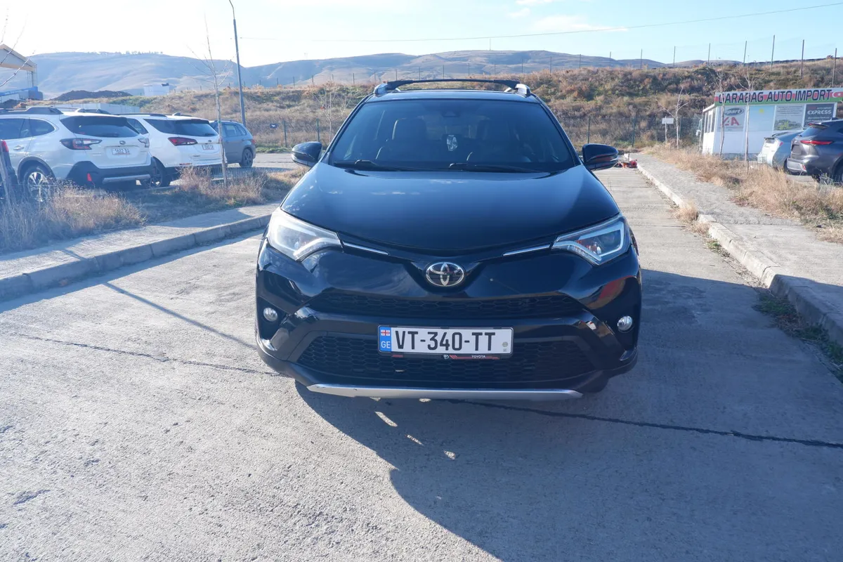 Toyota RAV 4 - фото 1