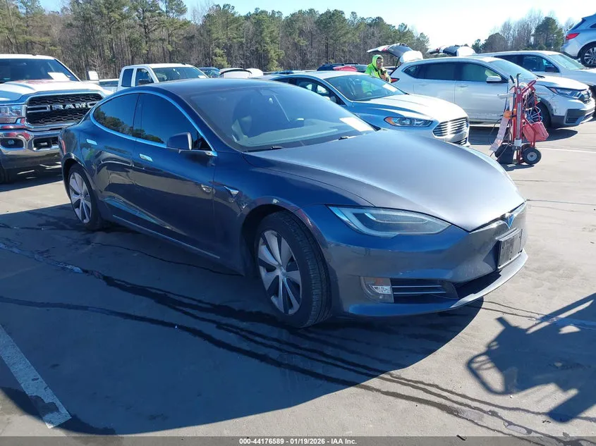 TESLA MODEL S PERFORMANCE DUAL MOTOR ALL-WHEEL DRIVE - фото 1