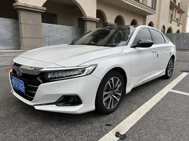 Honda Accord - фото 1