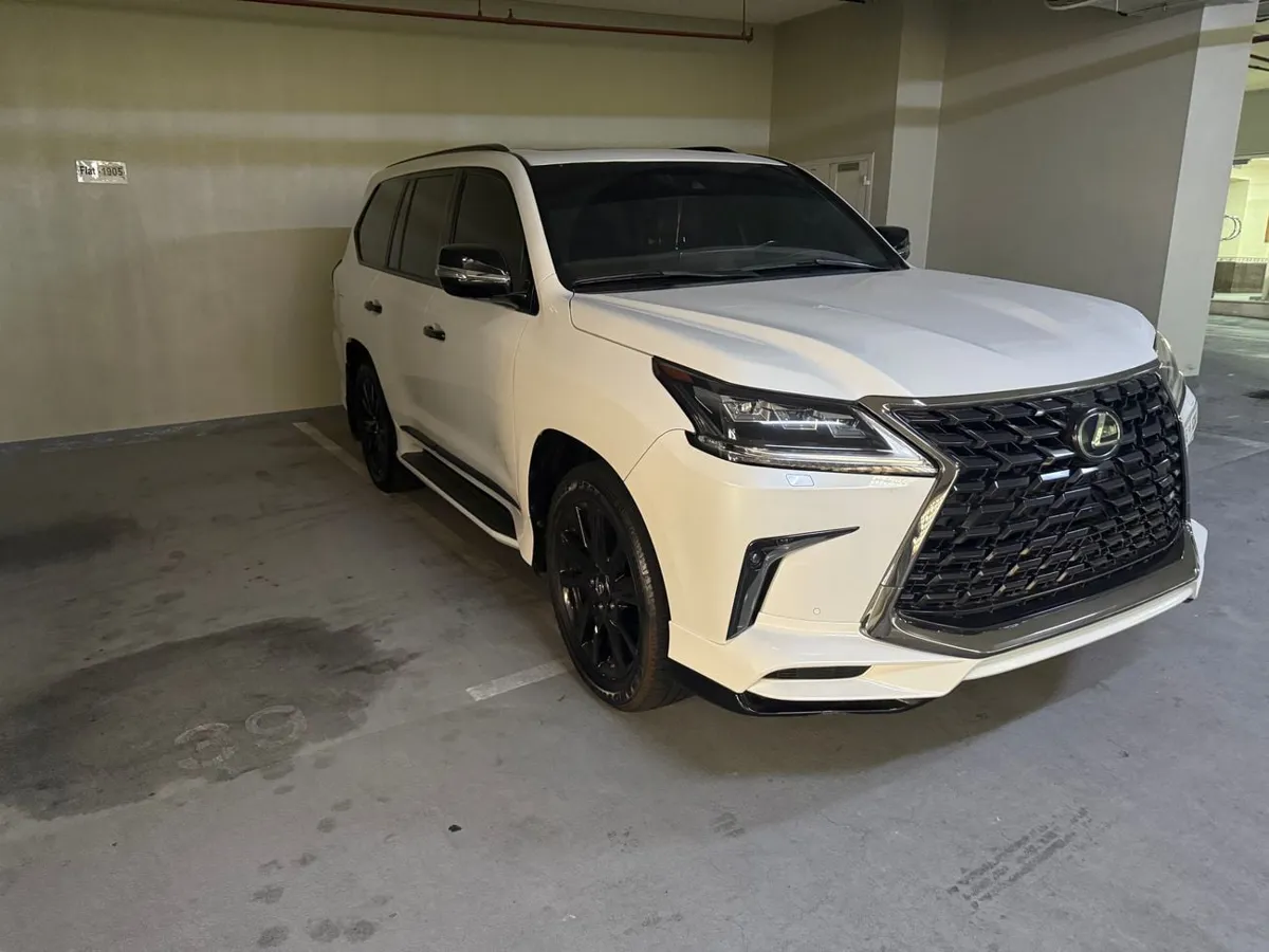 Lexus LX 570 - фото 1