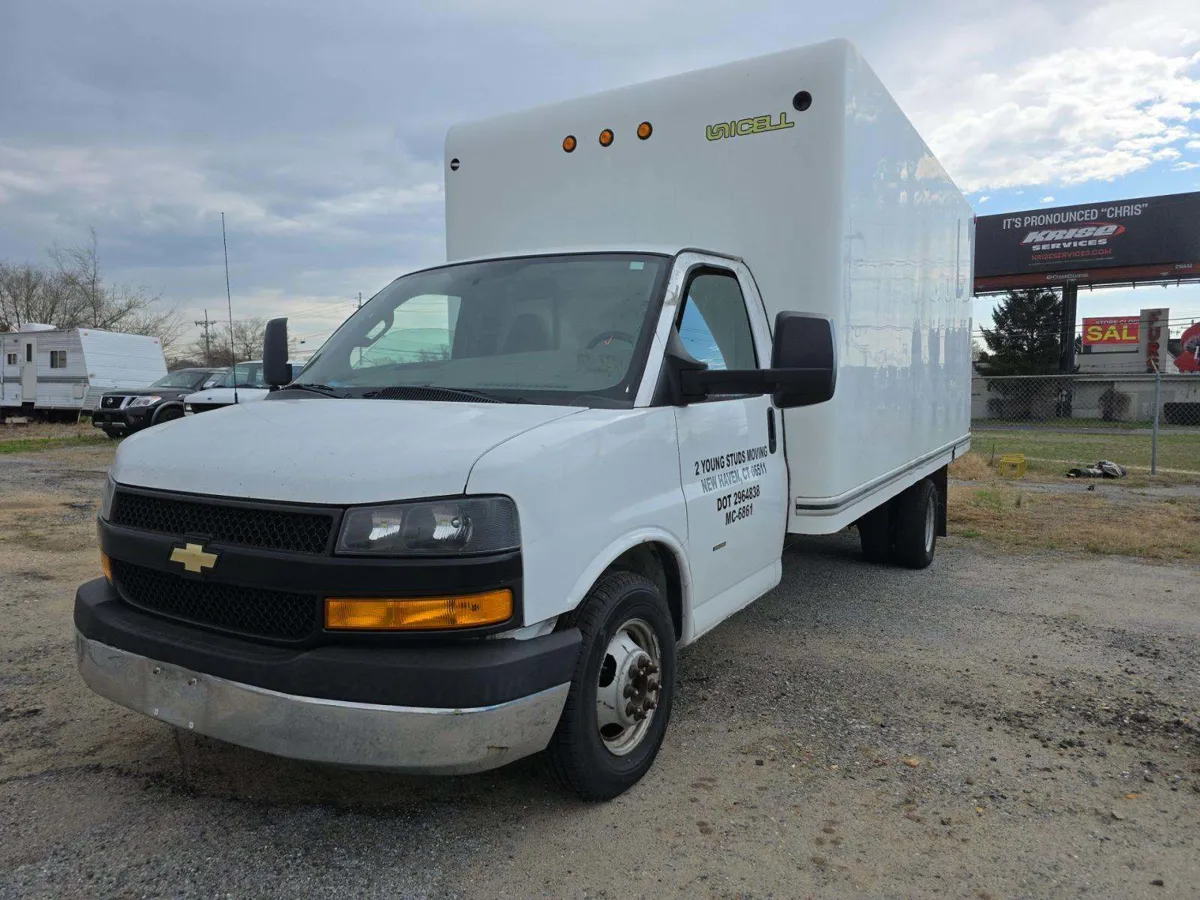 Chevrolet Express 3500 Base - фото 1