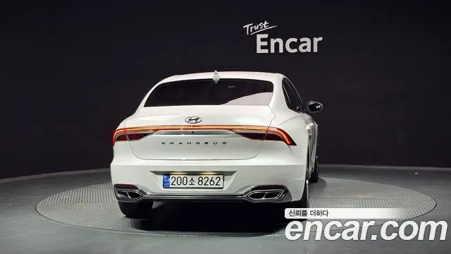 Hyundai Grandeur - фото 1