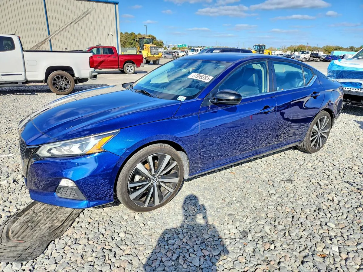 NISS ALTIMA SR - фото 1