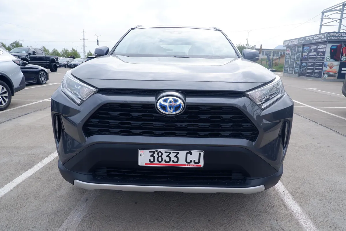 Toyota RAV 4 - фото 1