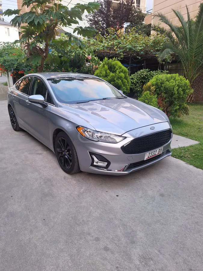 Ford Fusion - фото 1