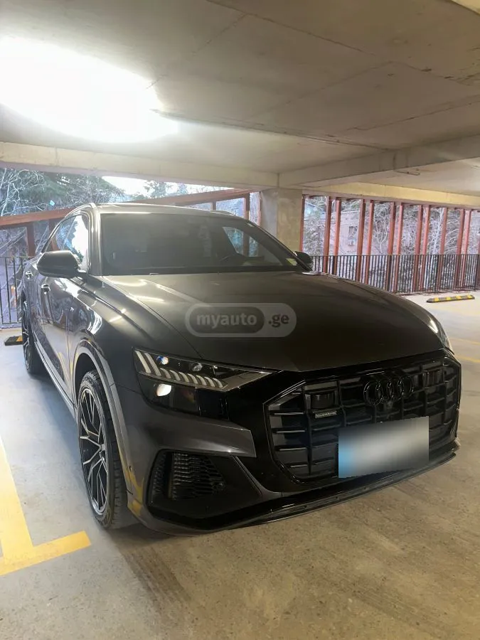 Audi Q8 - фото 1