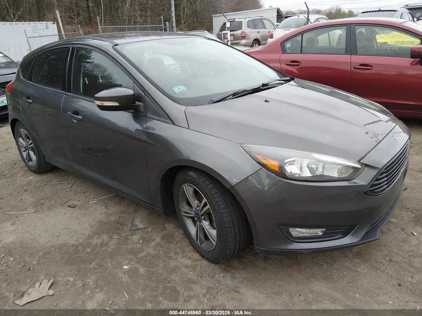 FORD FOCUS SE - фото 1