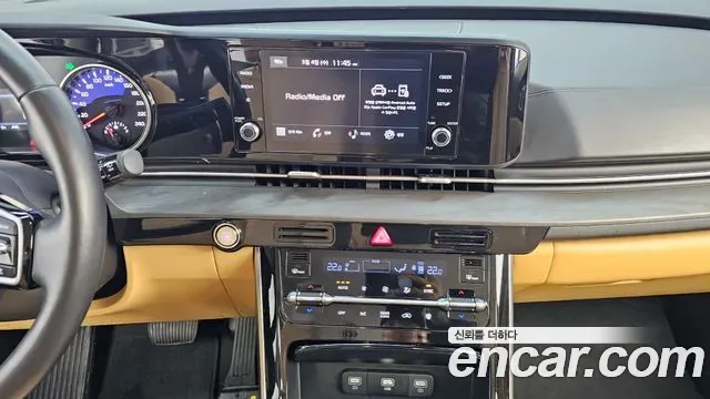 Kia Canival - фото 1