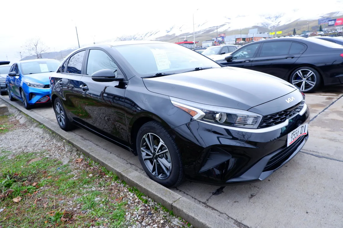 Kia Forte - фото 1