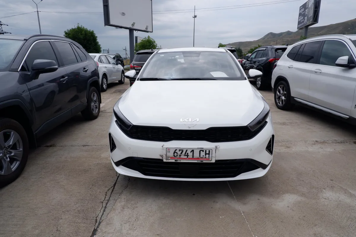 Kia K3 - фото 1