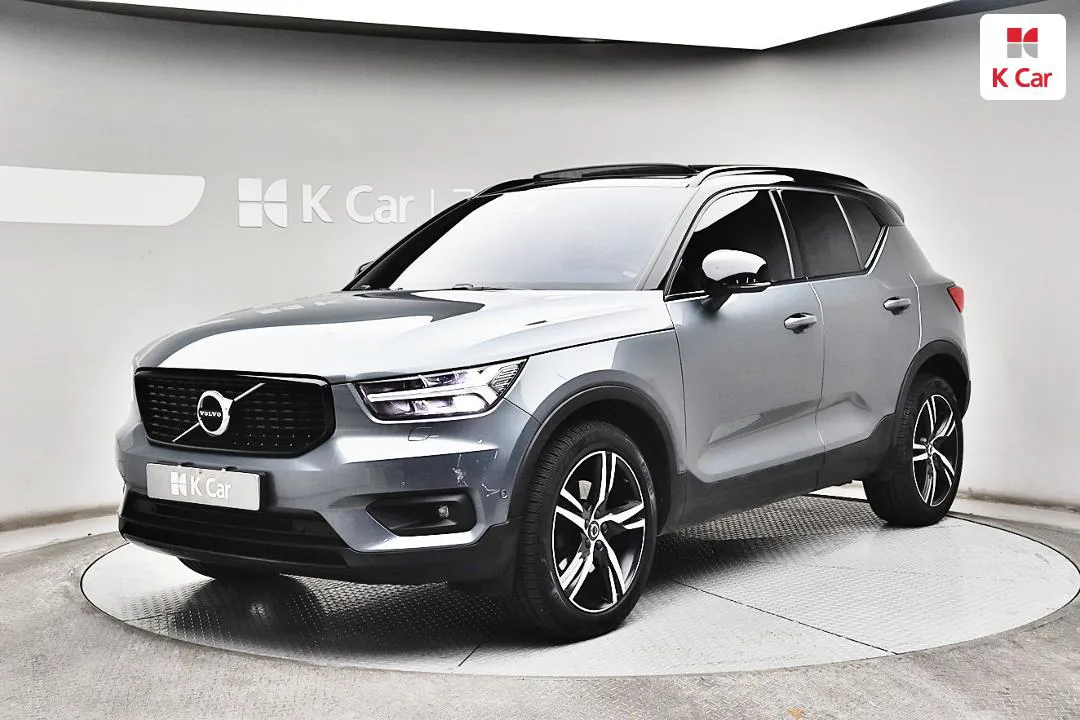 볼보 XC40 - фото 1