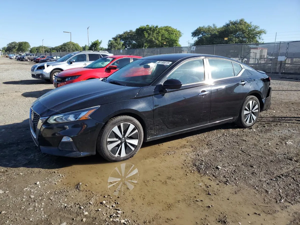 NISSAN ALTIMA - фото 1