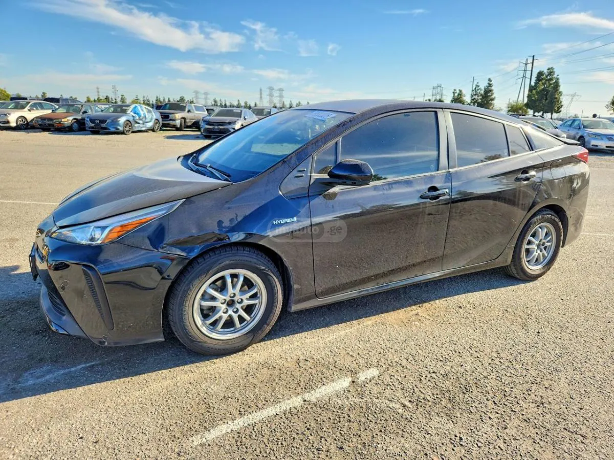 Toyota Prius - фото 1