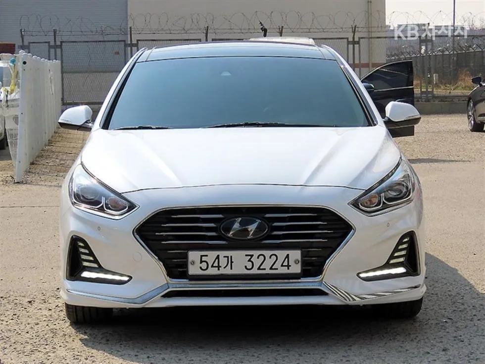 Hyundai 쏘나타 뉴 라이즈 2.0 프리미엄 스페셜 - фото 1