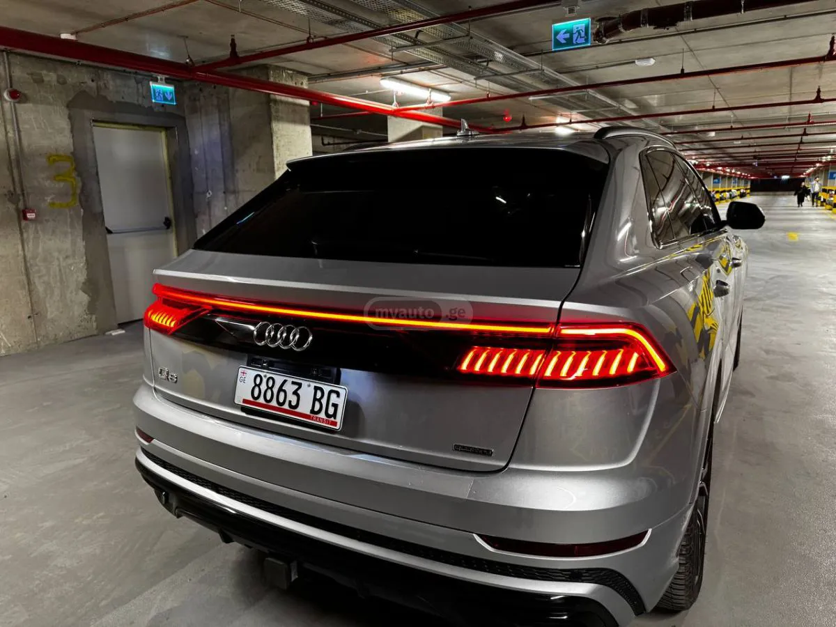 Audi Q8 - фото 1