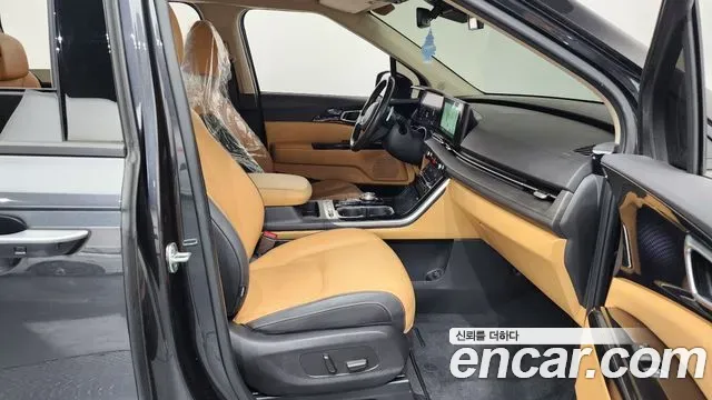 Kia Canival - фото 1