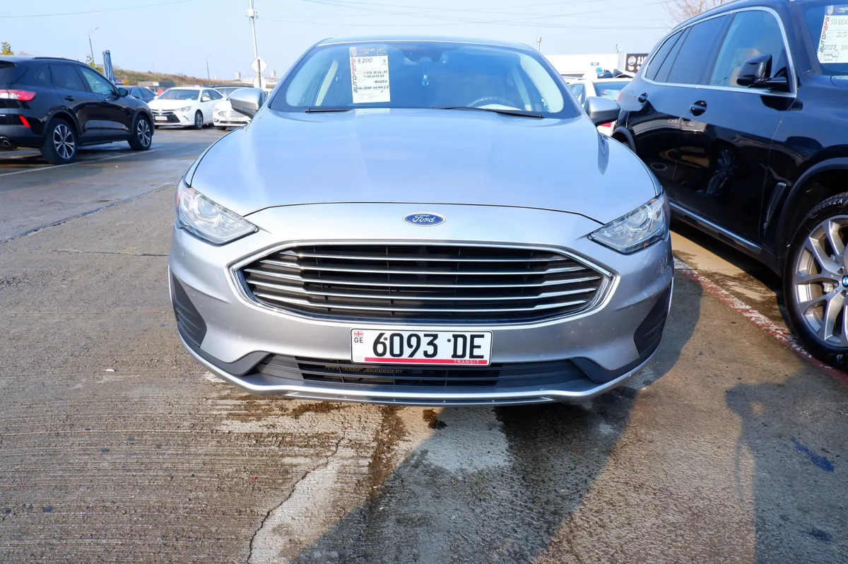 Ford Fusion - фото 1