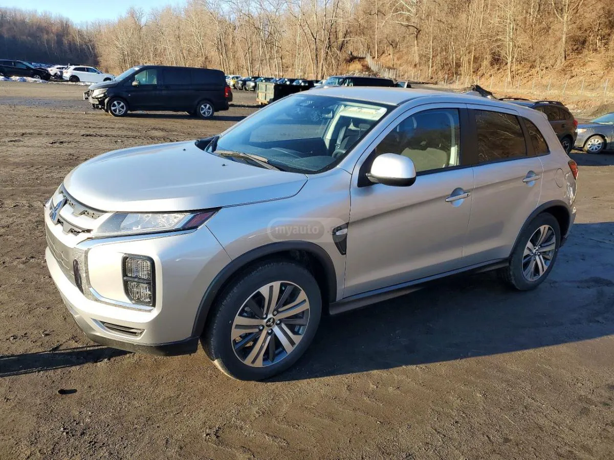 Mitsubishi Outlander - фото 1