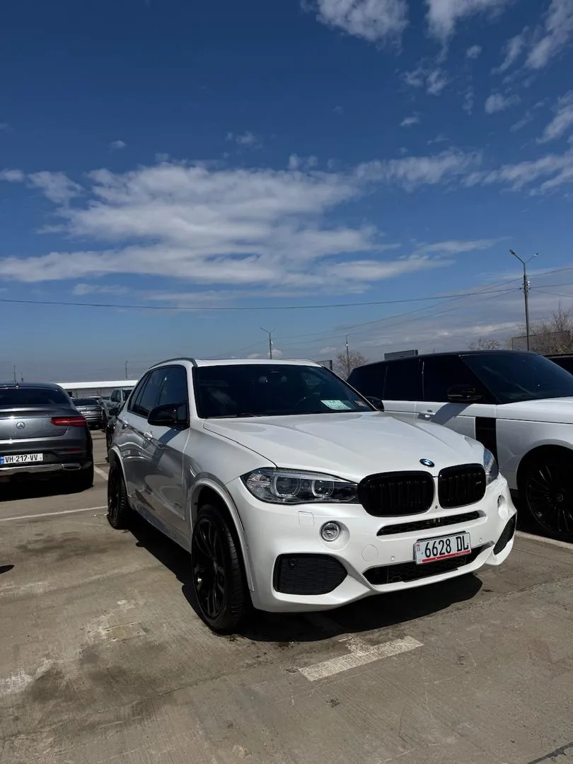 BMW X5 - фото 1