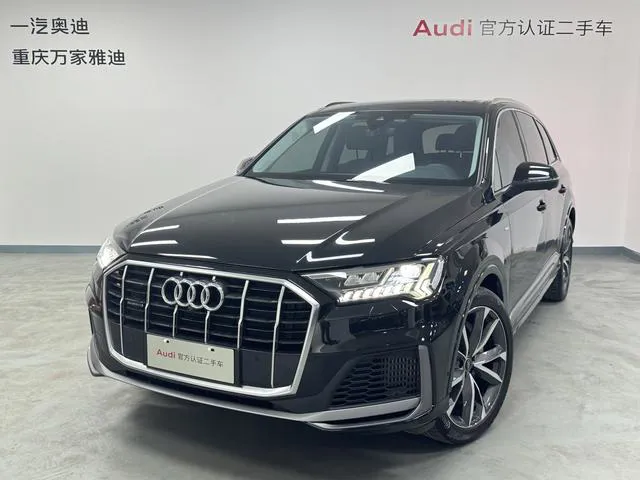 Audi Q7 - фото 1