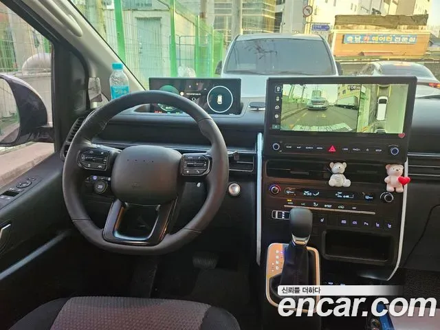 Hyundai Staria - фото 1