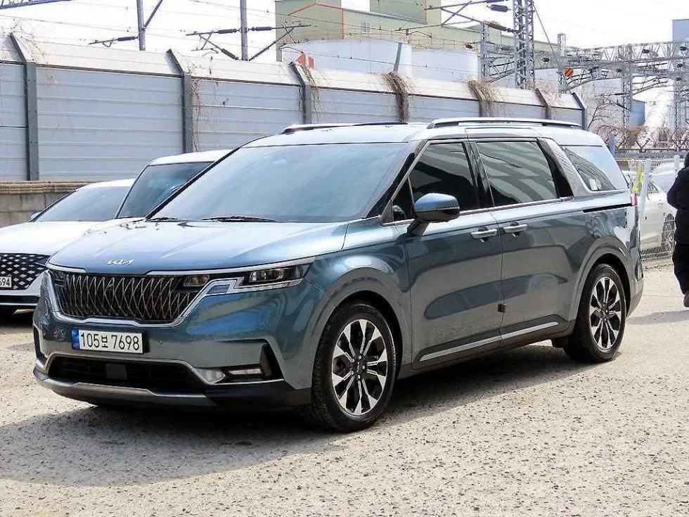 Kia 카니발 4세대 D2.2 7인승 노블레스 - фото 1