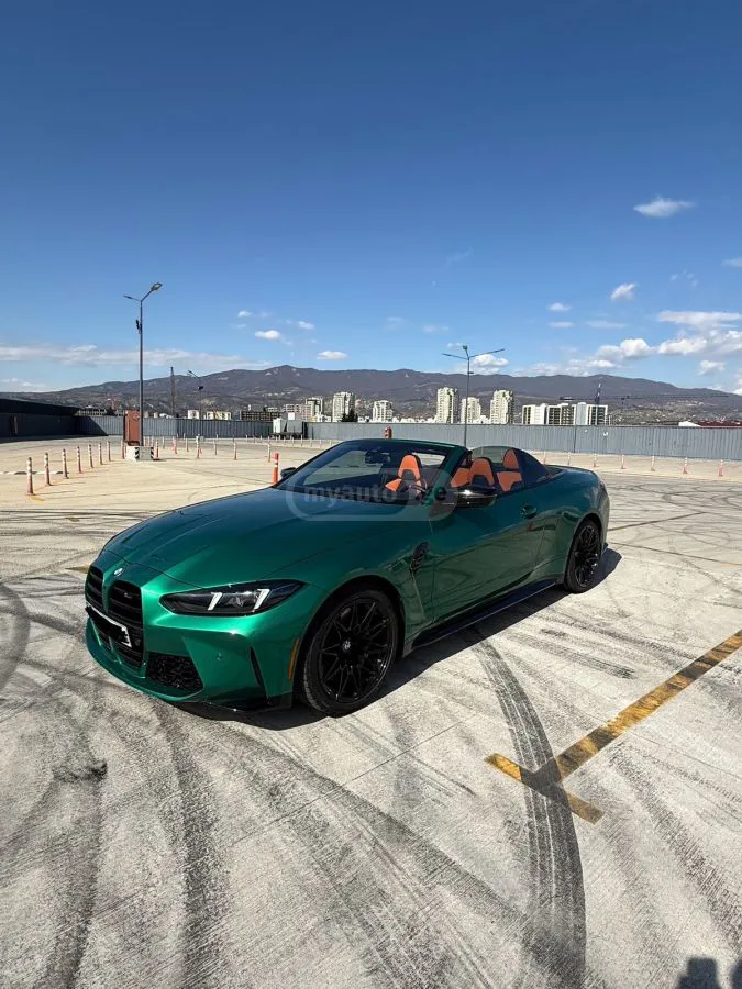 BMW M4 - фото 1