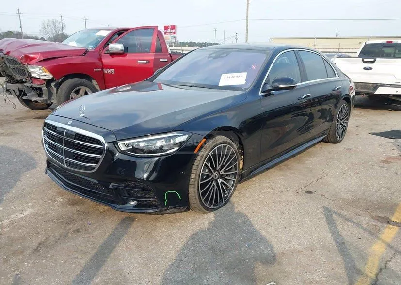 Mercedes-Benz S 500 - фото 1