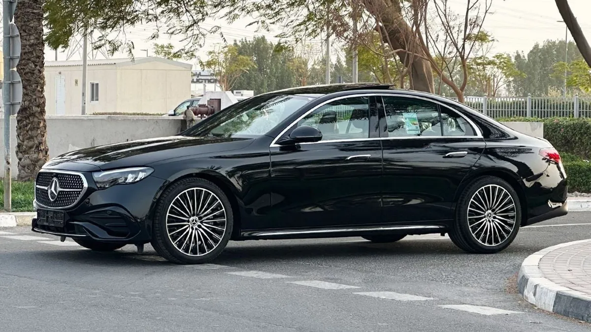 Mercedes-Benz E200 - фото 1