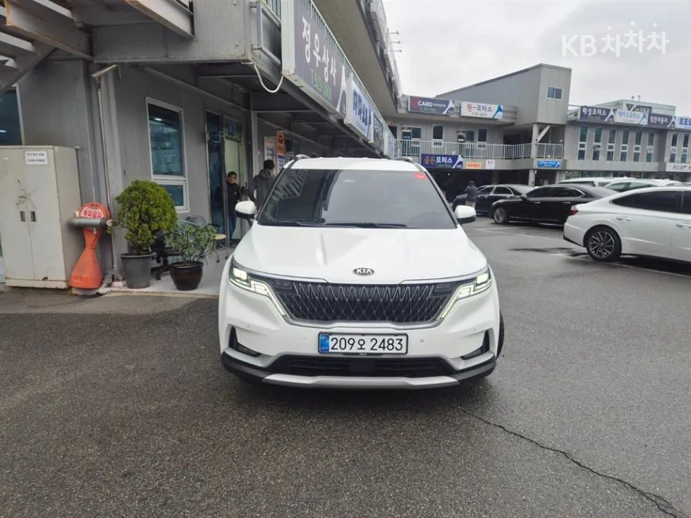 Kia 카니발 4세대 D2.2 9인승 프레스티지 - фото 1