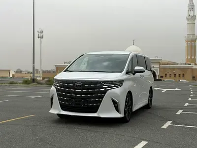 Toyota Alphard - фото 1