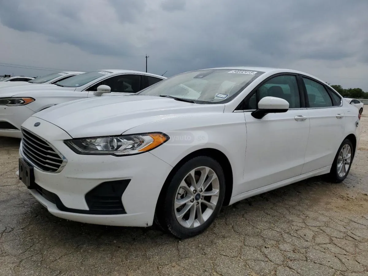 Ford Fusion - фото 1