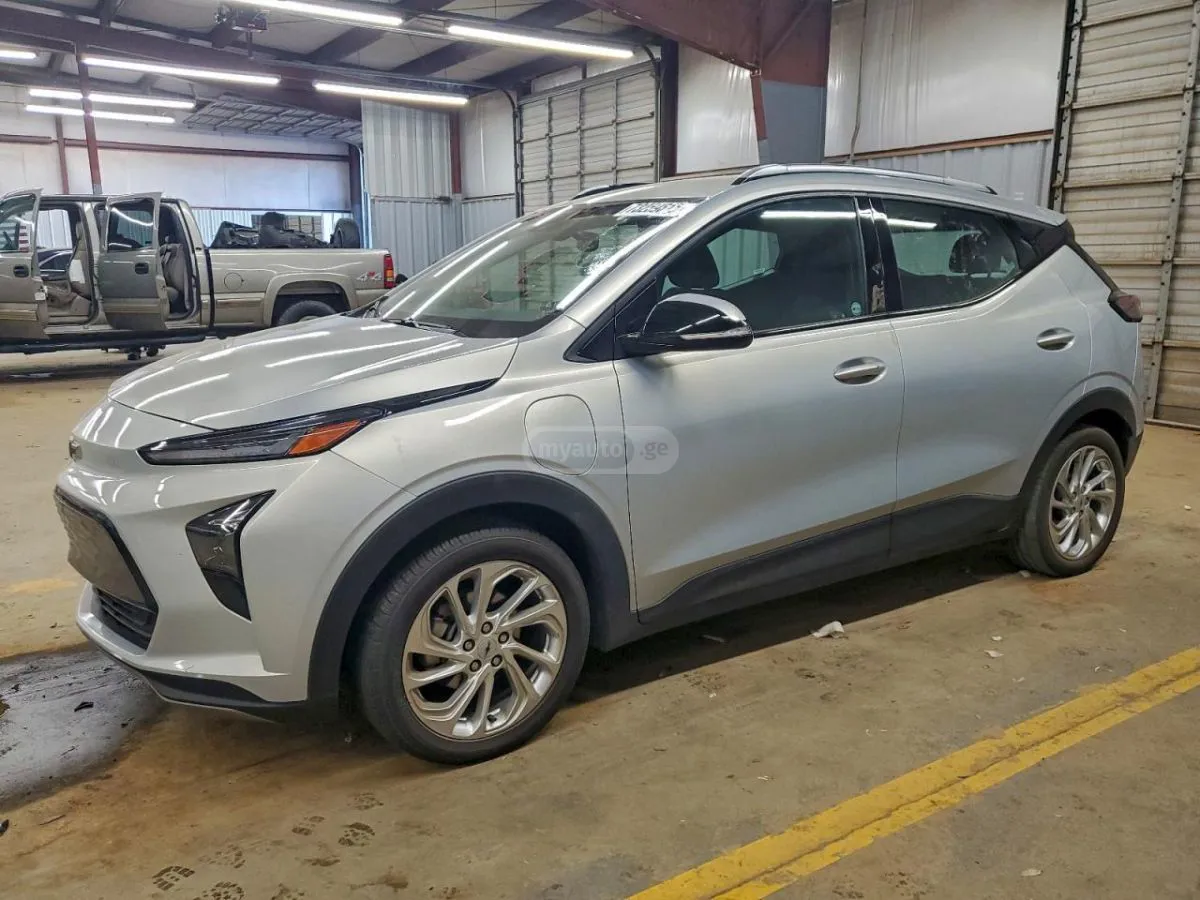 Chevrolet Bolt EV - фото 1