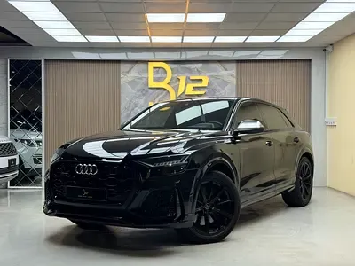 Audi RS Q8 - фото 1