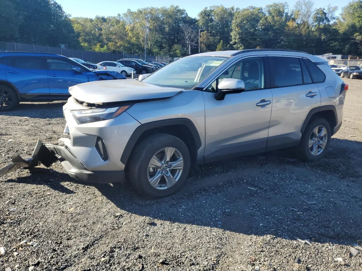 TOYOTA RAV4 - фото 1