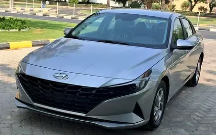 Hyundai Elantra - фото 1