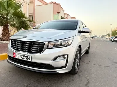 Kia Carnival - фото 1