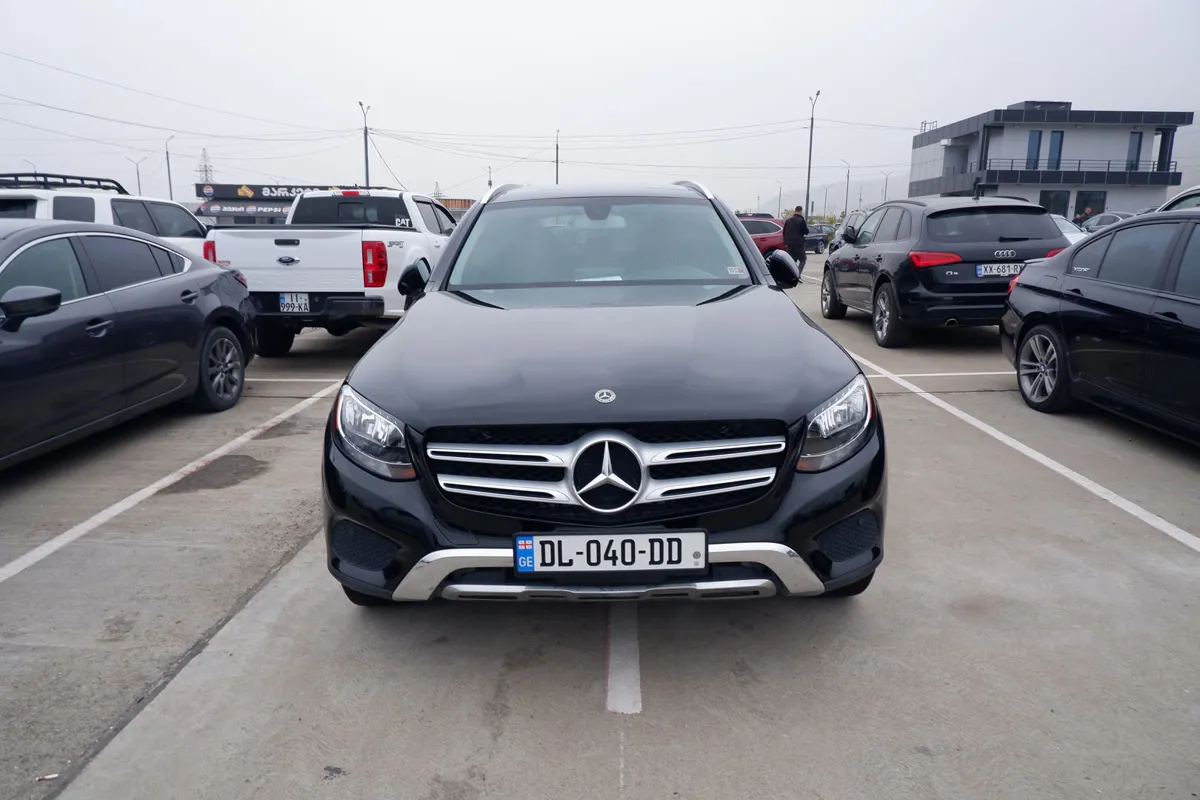 Mercedes-Benz GLC 300 - фото 1