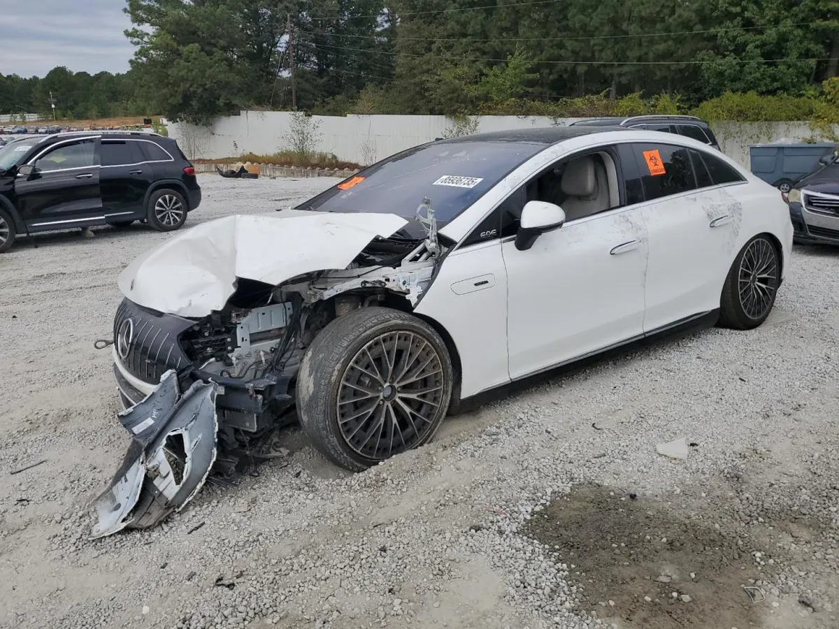 MERCEDES-BENZ EQE SEDAN - фото 1