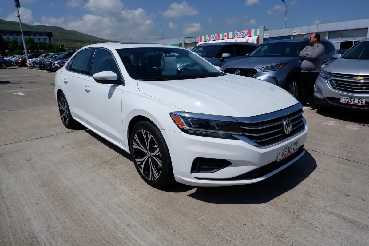 Volkswagen Passat - фото 1