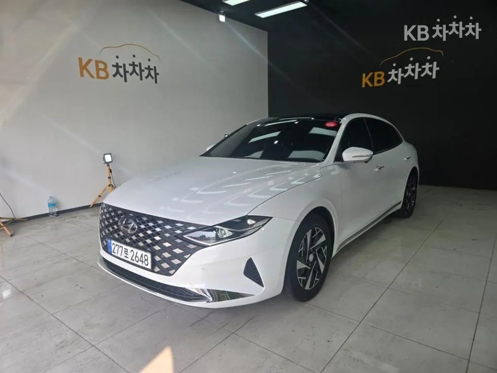 Hyundai 더 뉴 그랜저 하이브리드 2.4 르블랑 - фото 1