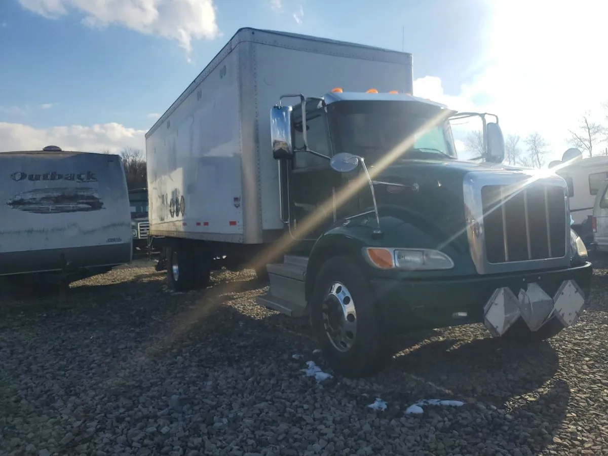 PETERBILT - фото 1