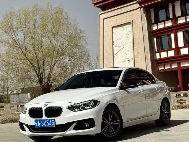 BMW 1 Series - фото 1