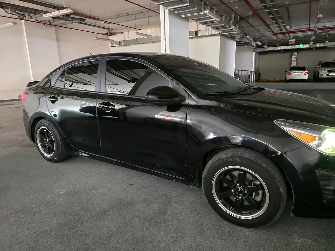 Kia Rio - фото 1