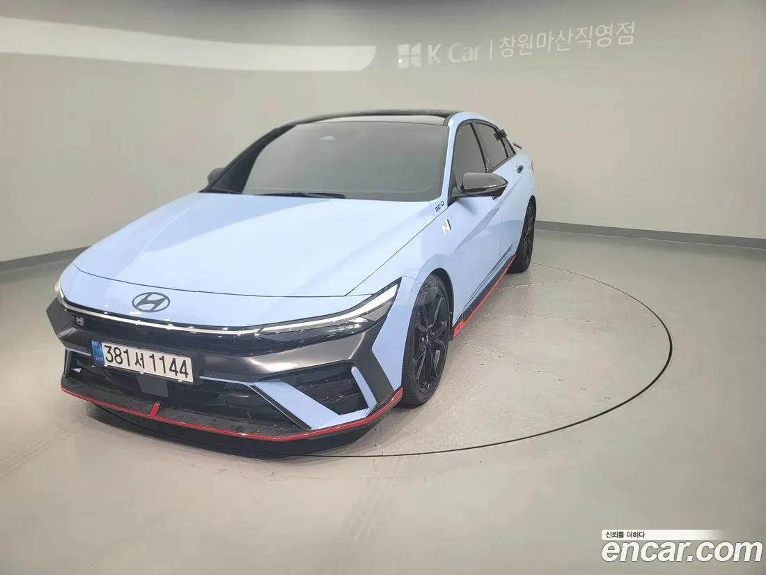 Hyundai Elantra - фото 1