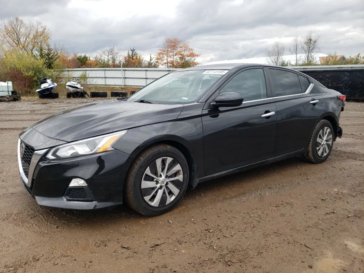 NISSAN ALTIMA - фото 1