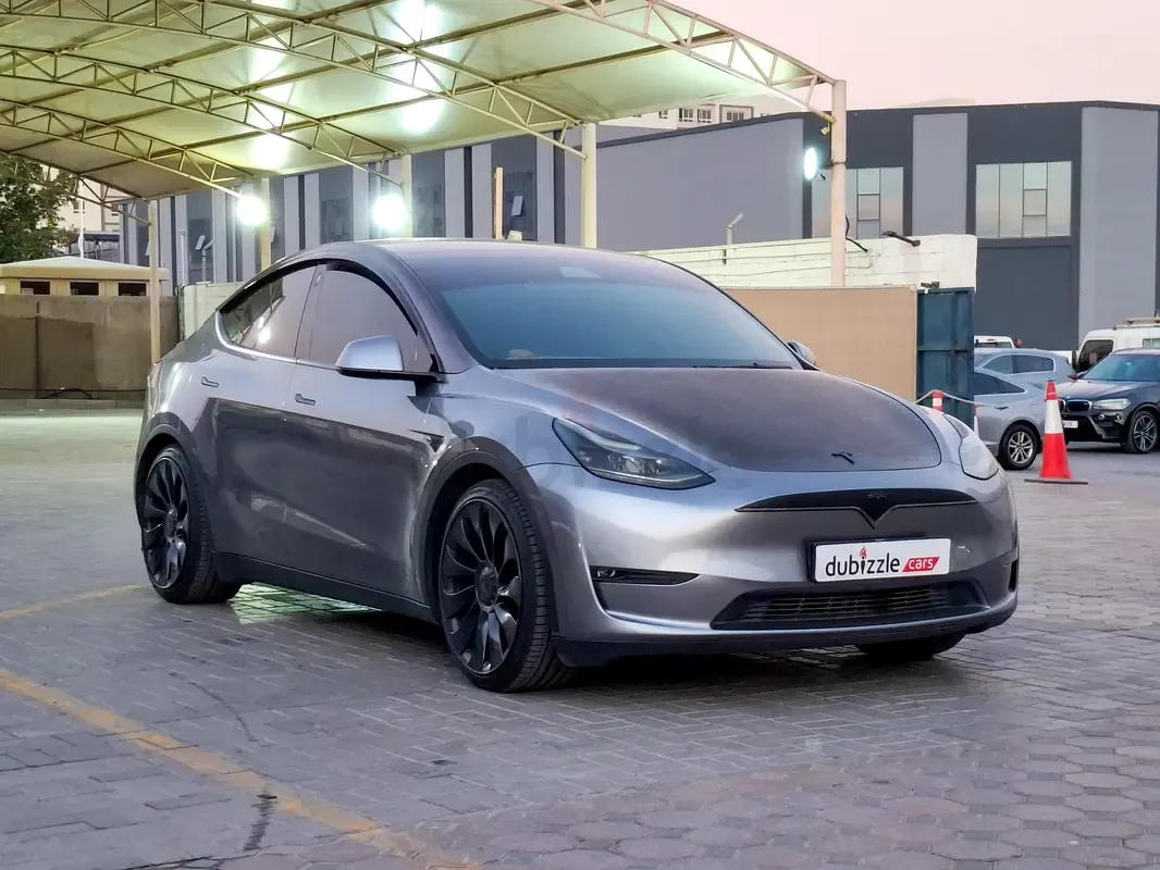 Tesla Model Y - фото 1