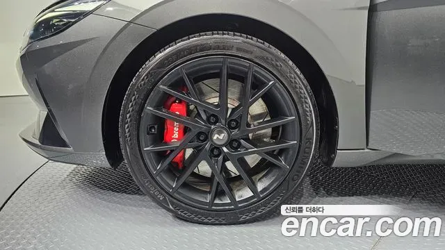 Hyundai AVANTE - фото 1