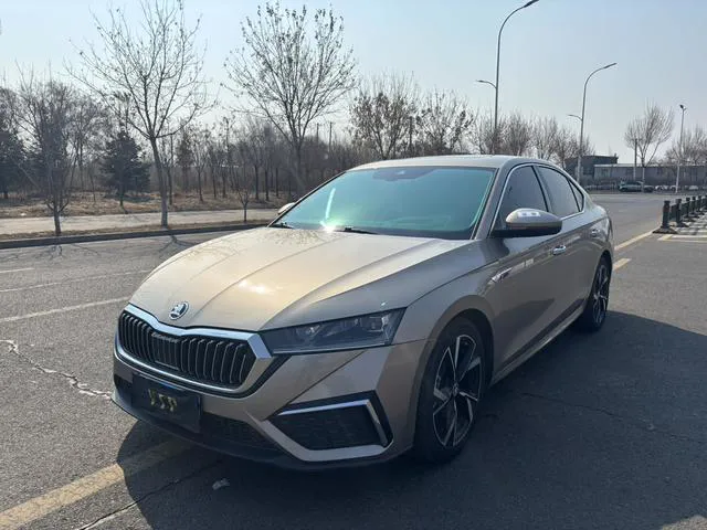 Skoda Octavia - фото 1