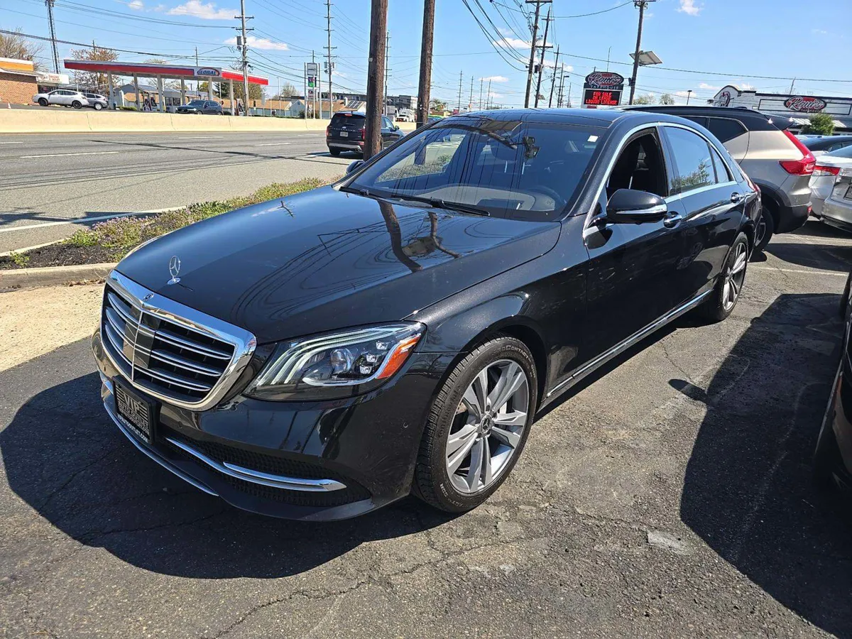Mercedes-Benz S-Class S 560 - фото 1